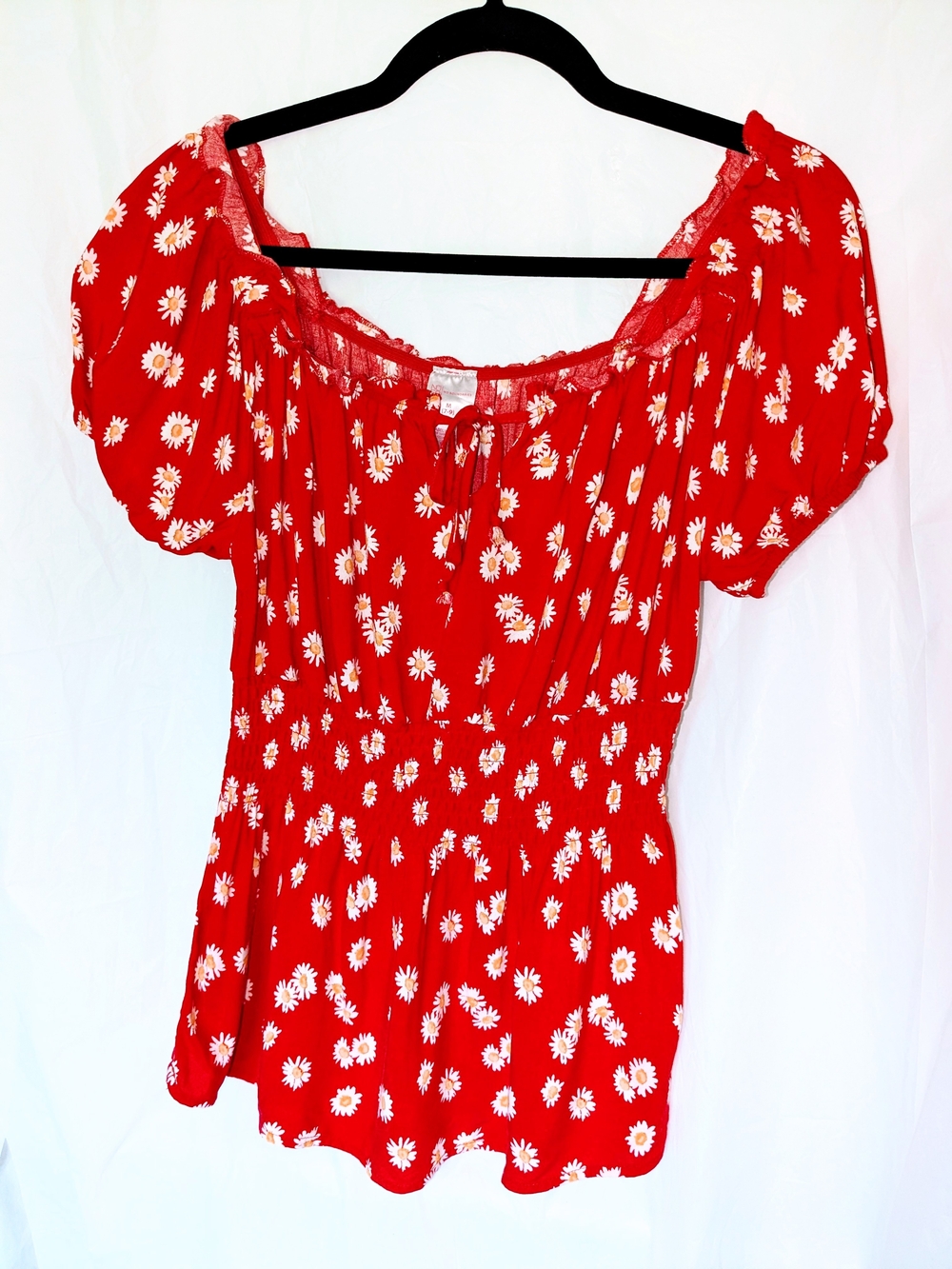Red Daisy Print Peasant Smocked Top Medium